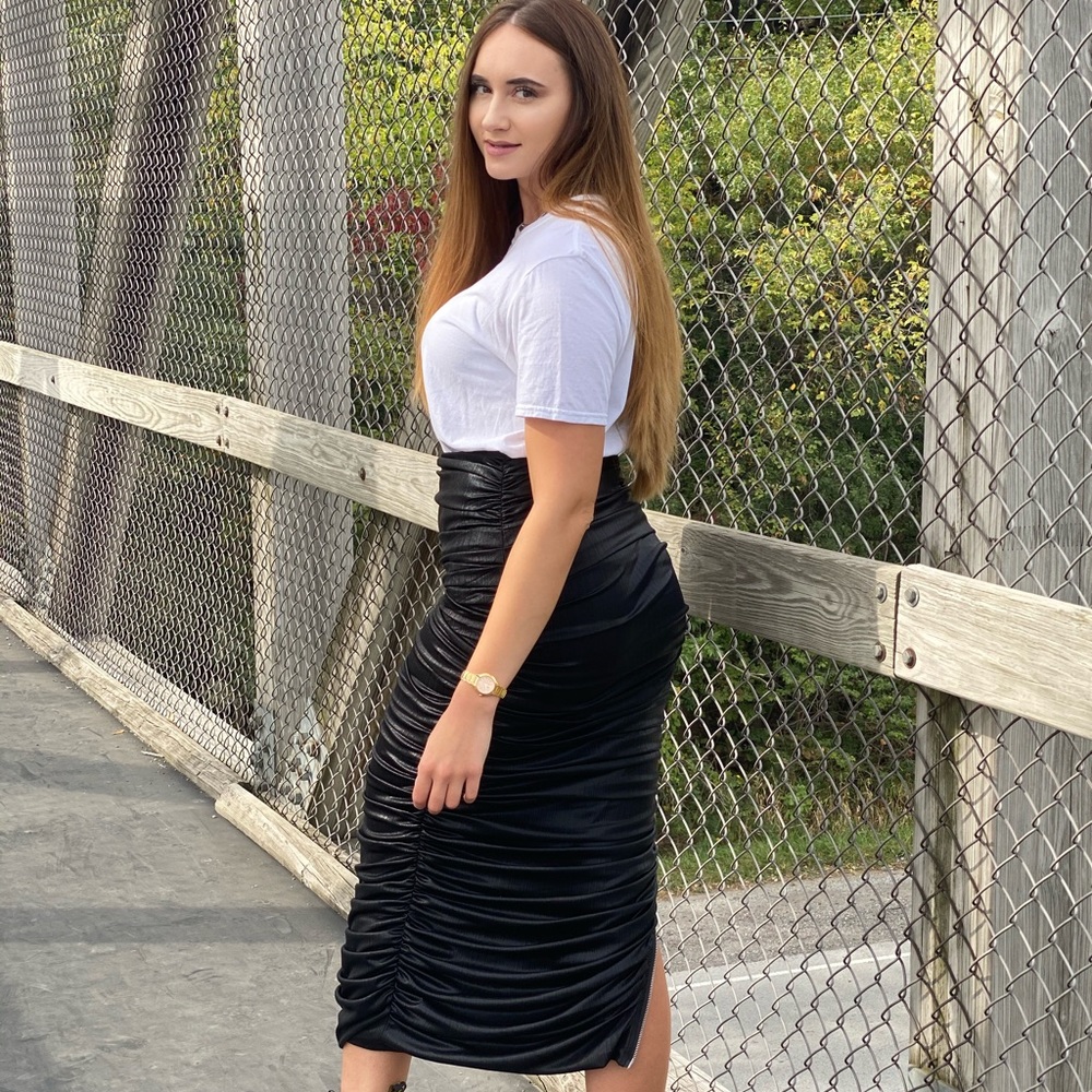 AKIRA Zippered Skirt